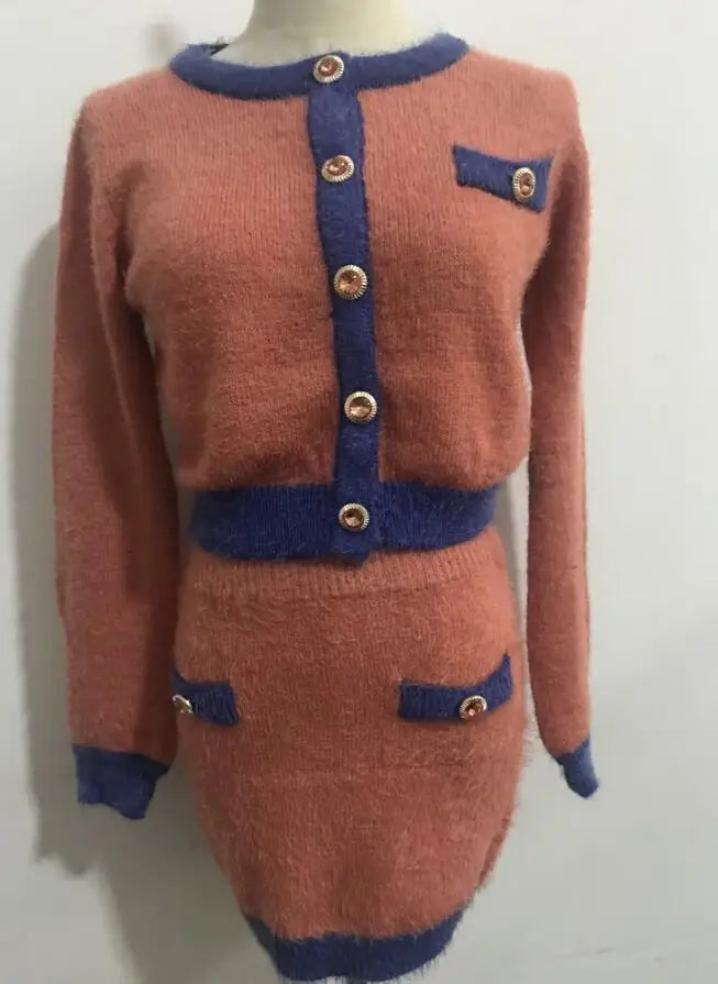 Conjunto Cárdigan Peludo Bicolor y Falda Mini — Set Retro