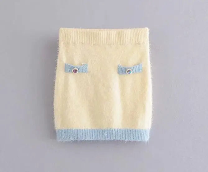 Conjunto Cárdigan Peludo Bicolor y Falda Mini — Set Retro