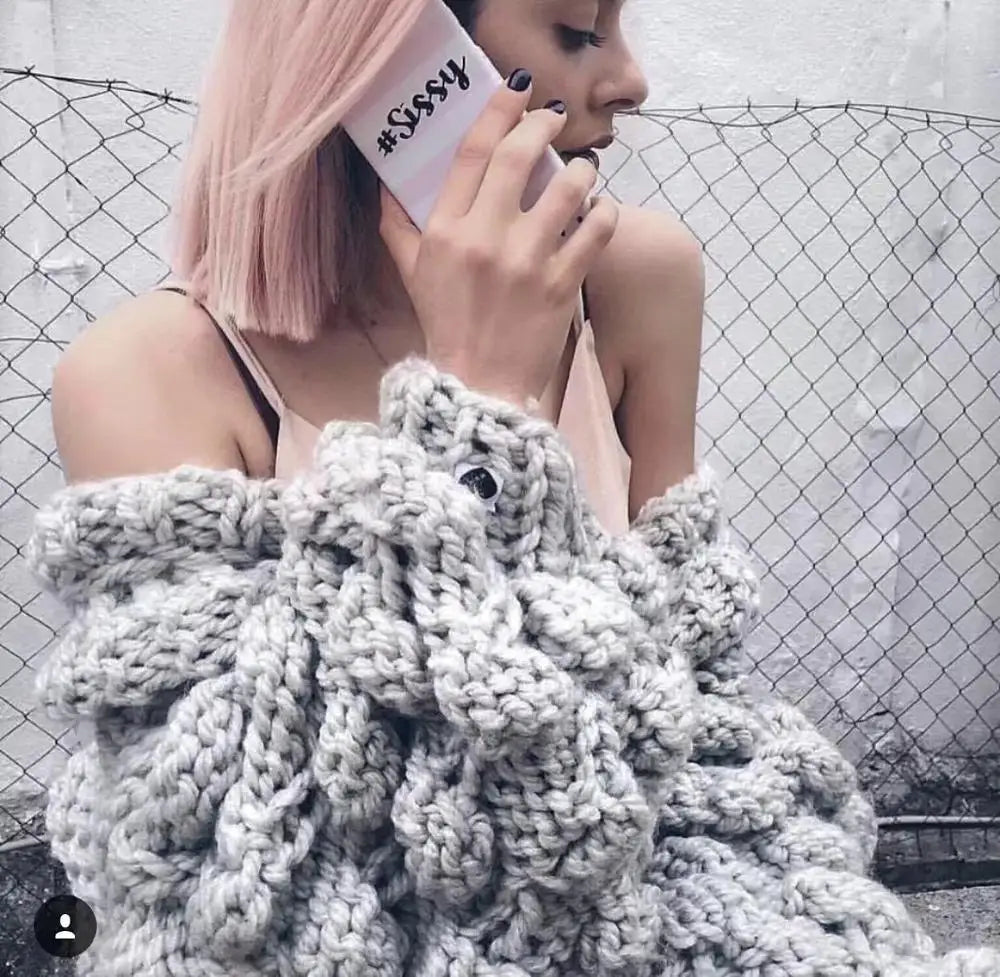 Cárdigan Largo Cuello V con Pompones — 9 Colores