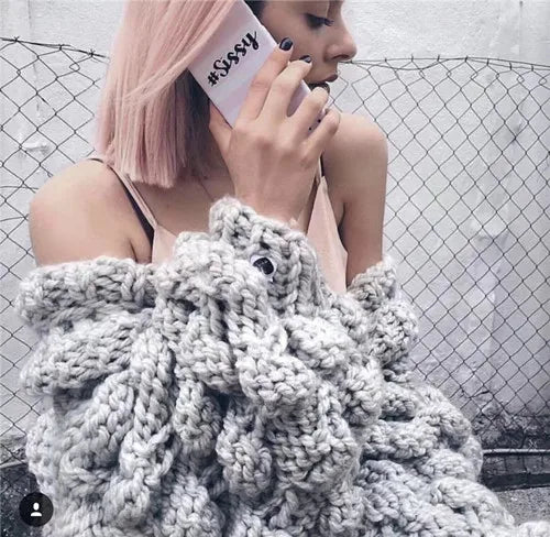 Cárdigan Largo Cuello V con Pompones — 9 Colores
