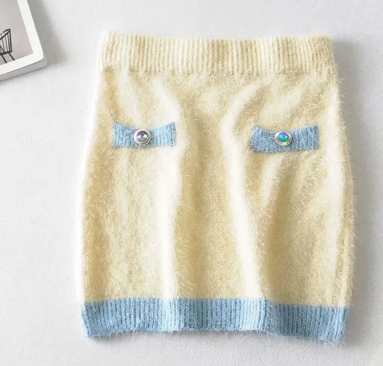 Conjunto Cárdigan Peludo Bicolor y Falda Mini — Set Retro