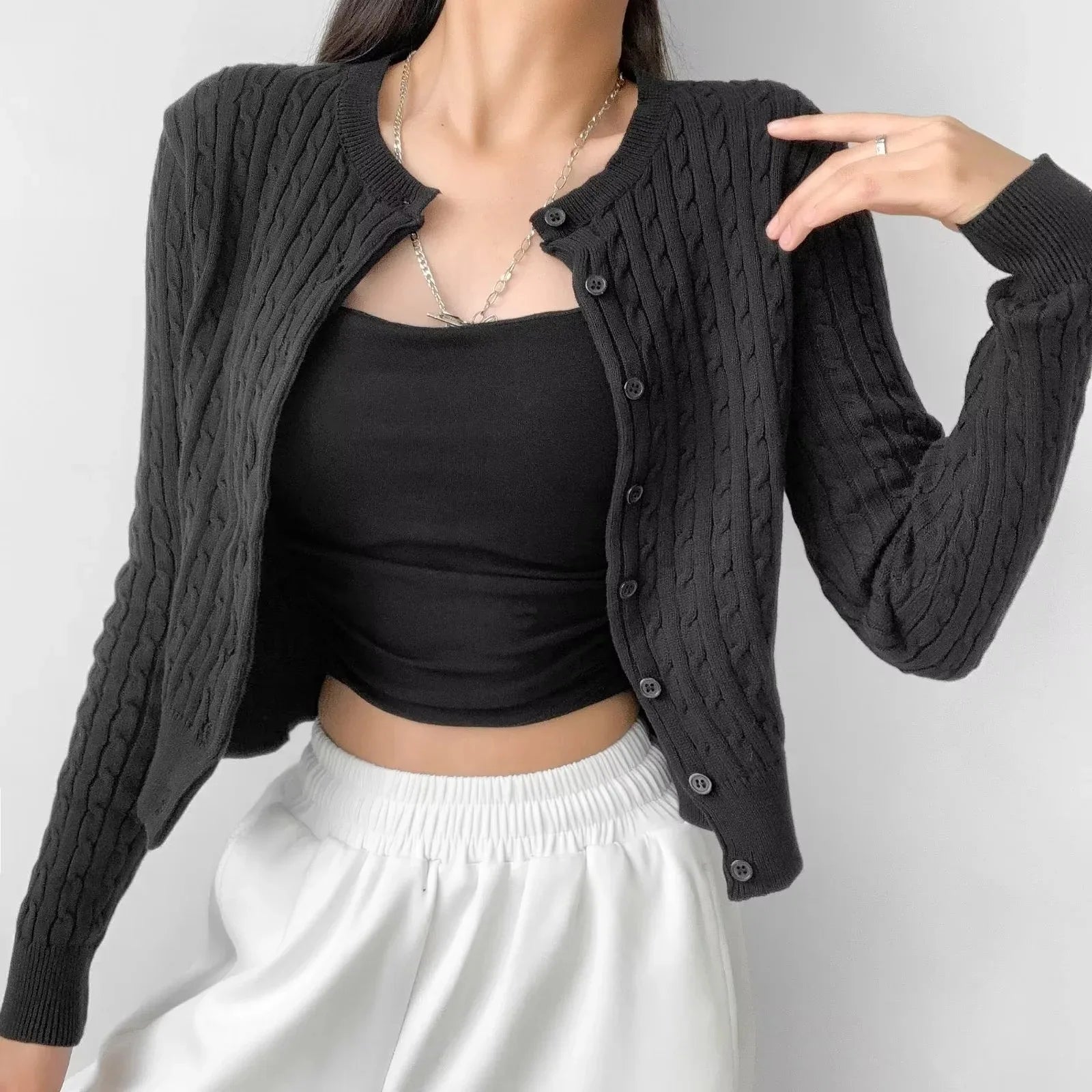 Cárdigan Corto Trenzado Gris — Botonadura Central