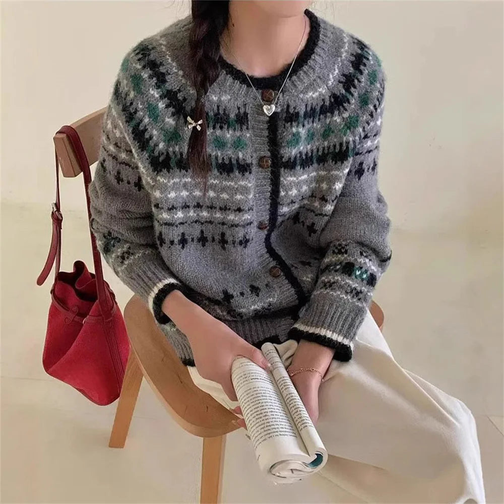 Cárdigan Tejido Estampado Vintage — Botonadura Sencilla