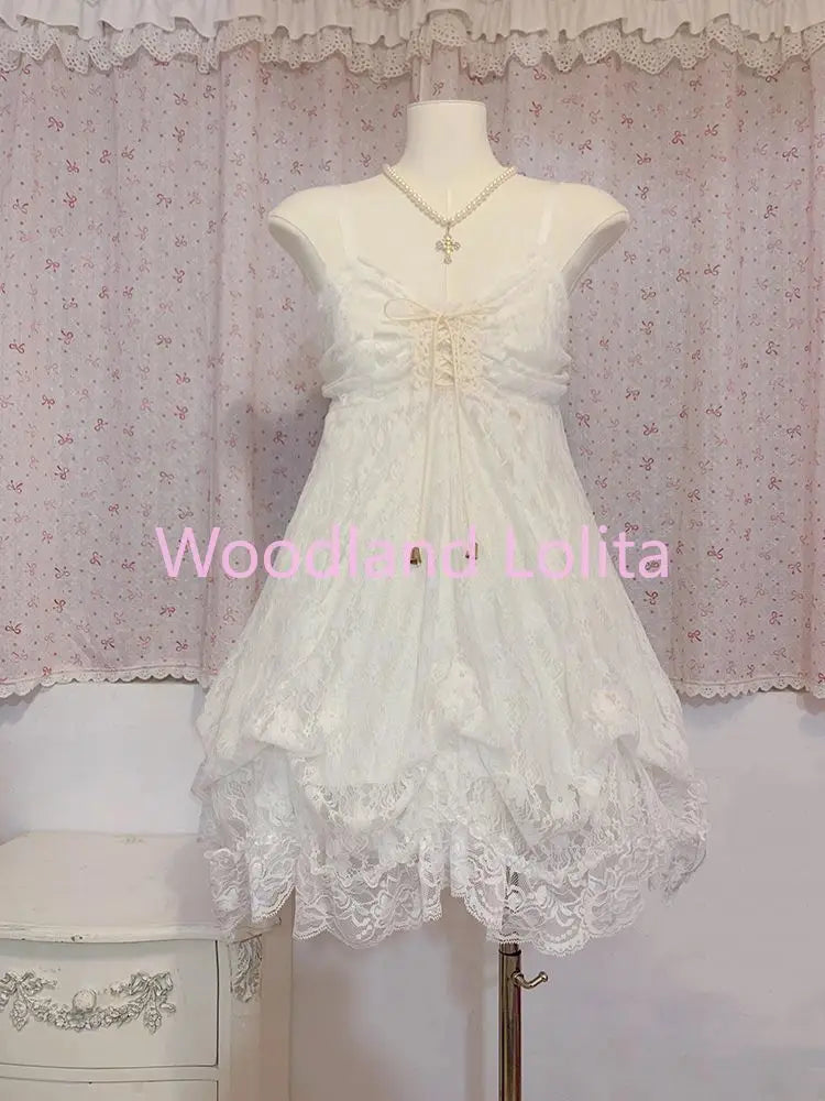 Vestido de Tirantes con Encaje Floral — Romántico