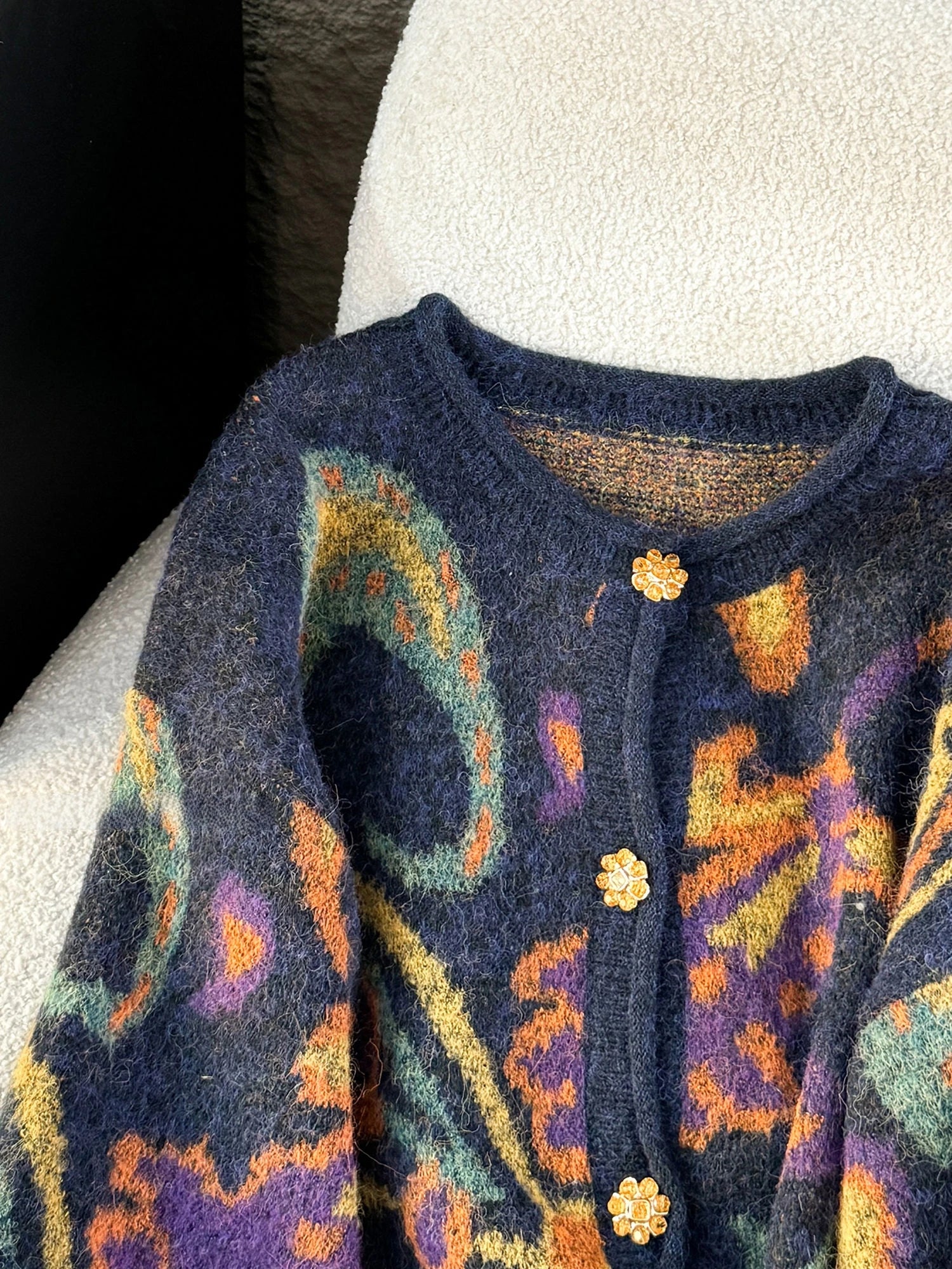 Cárdigan Grueso con Bordado Metálico — Estilo Coreano Vintage