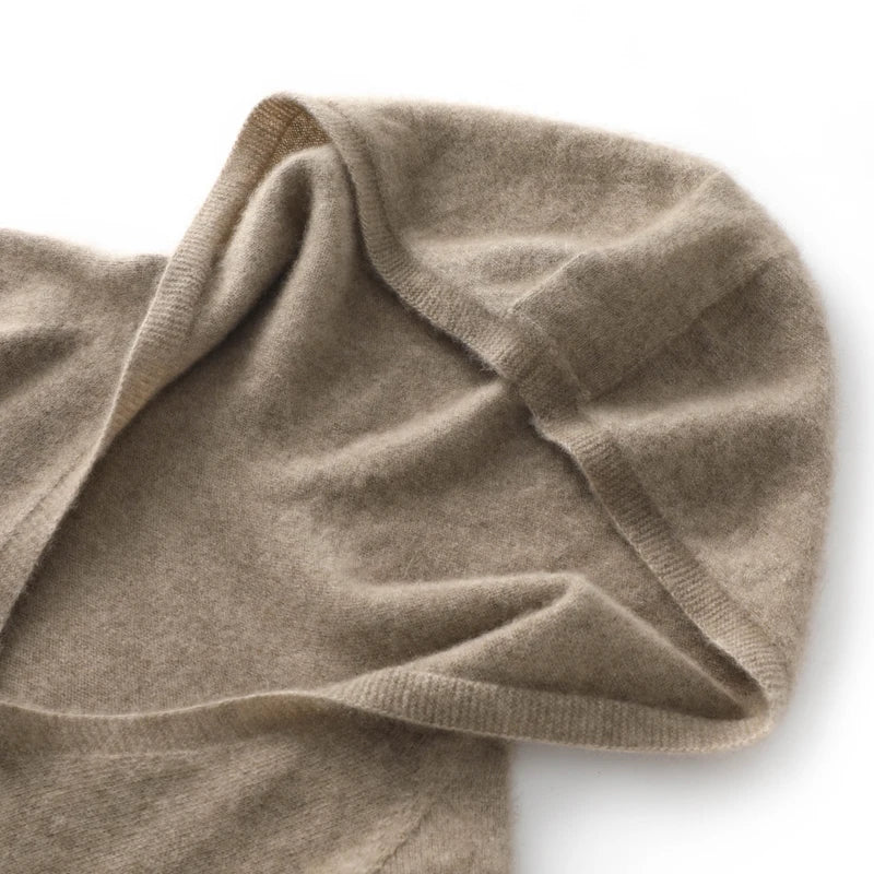 Sweater de Lana Merino con Capucha — Cuello V