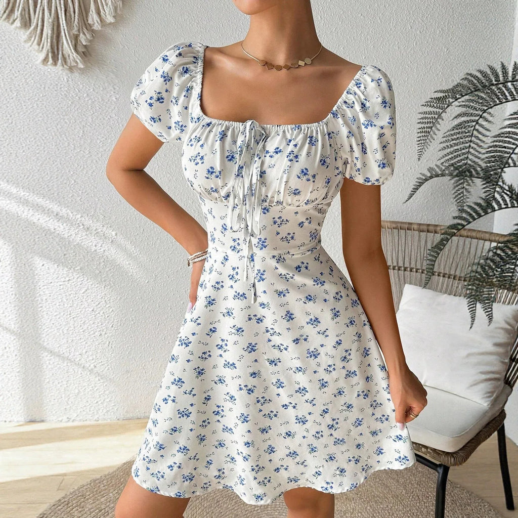 Vestido Midi Floral con Amarre — Escote Cuadrado y Manga Globo