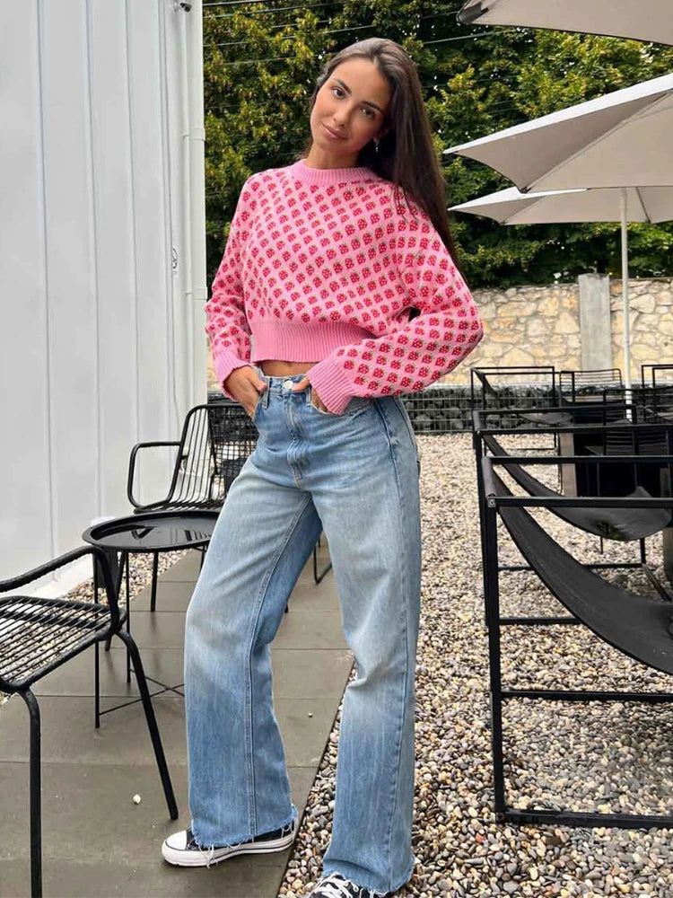 Sweater Corto con Fresas Jacquard — Cuello Redondo