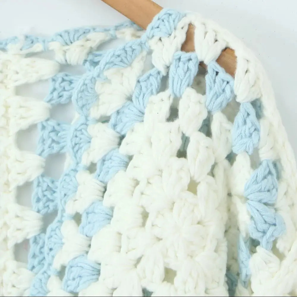 Cárdigan Crochet con Lazo Frontal — Cuello V Boho