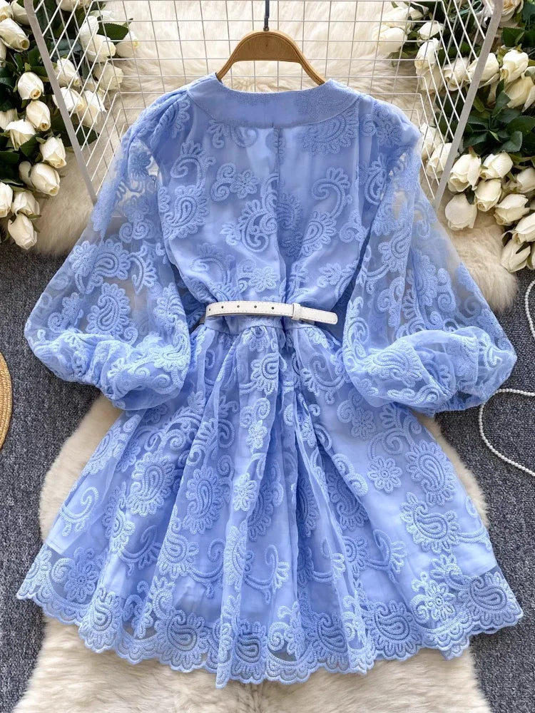 Vestido de Fiesta Estilo Palaciego — Bordado Francés