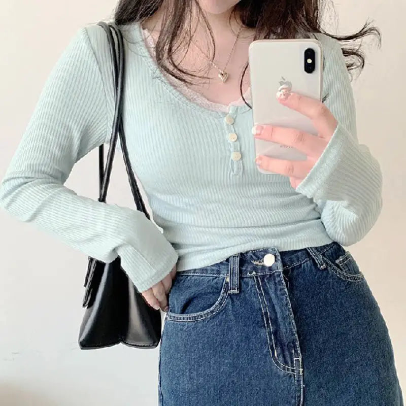 Top Ajustado con Encaje — Estilo Kawaii Y2K