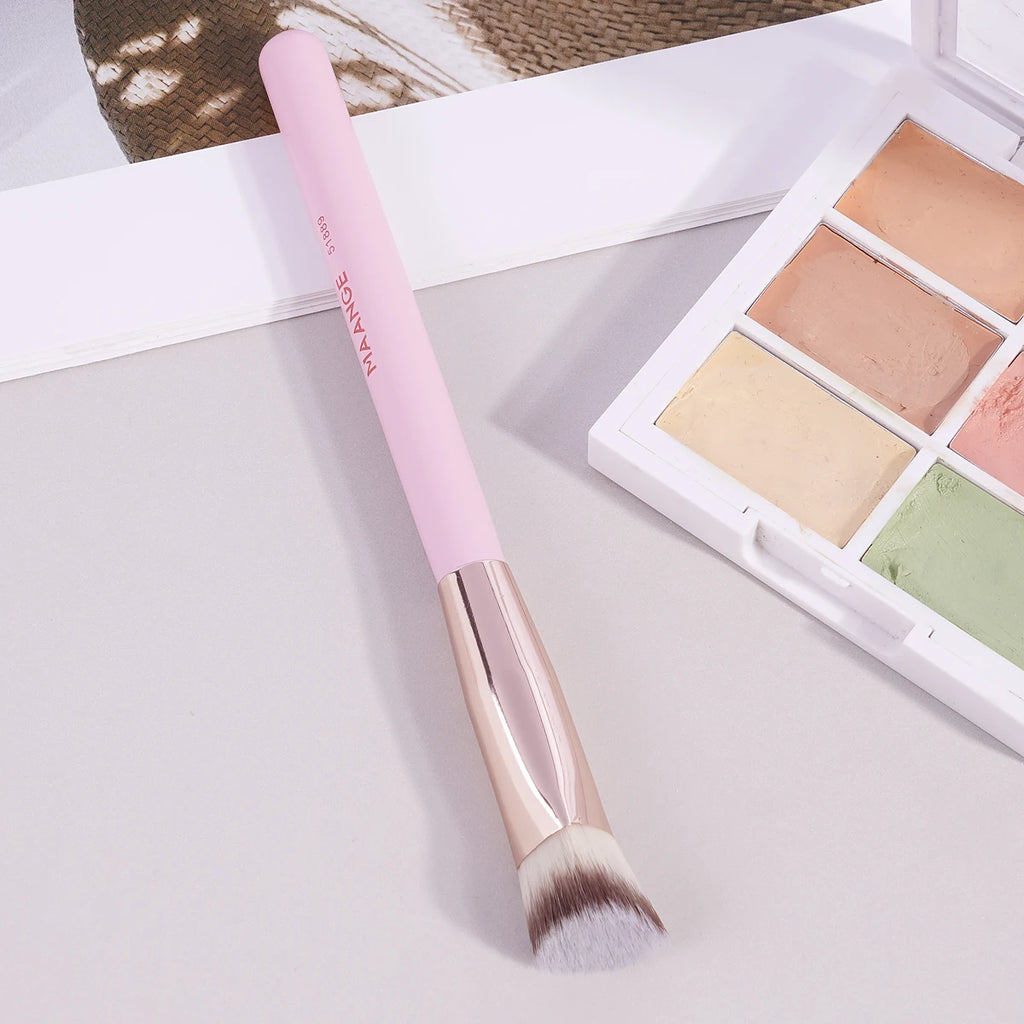 Brocha Triangular para Corrector