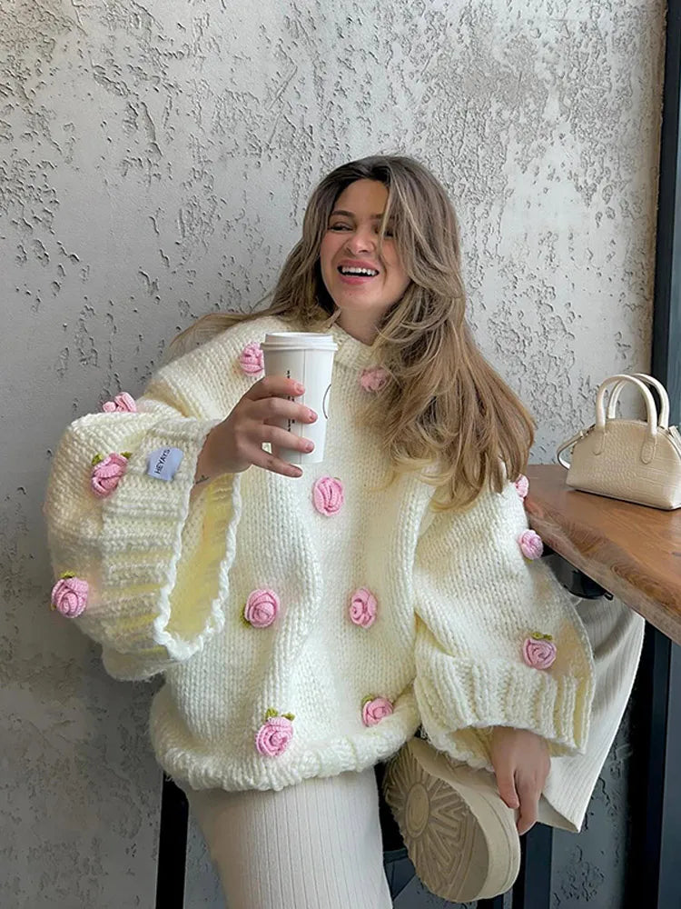 Sweater Oversize con Flores 3D — Cuello Redondo Holgado