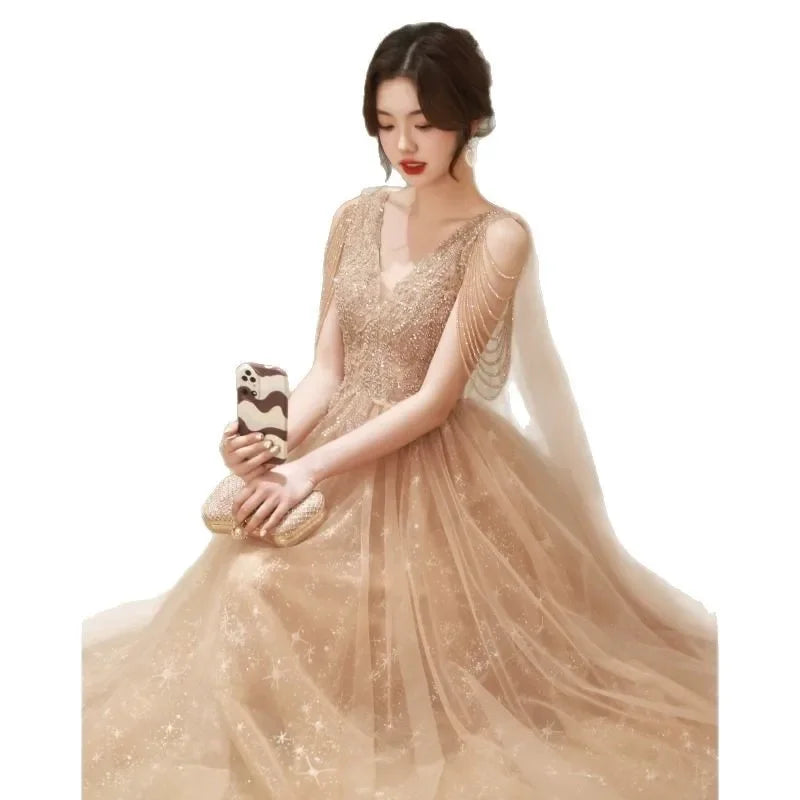 Vestido de Gala Kaki con Flecos Brillantes — Alta Costura