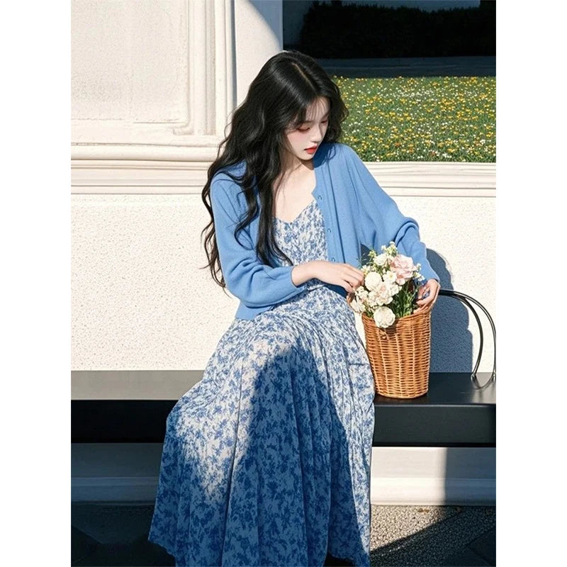 Conjunto Vestido Halter Floral y Cárdigan Abierto — Set Coreano