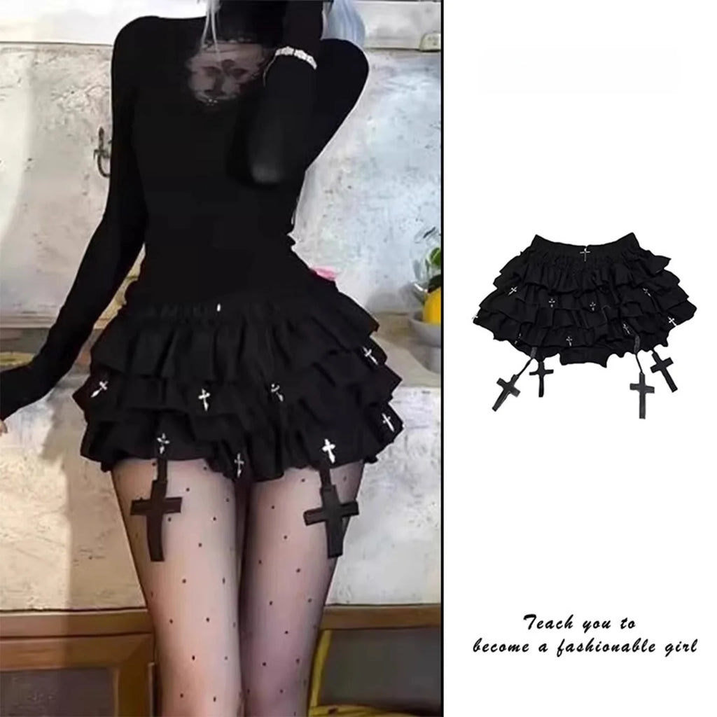 Falda Corta Negra Estilo Gótico — Volumen Abullonado