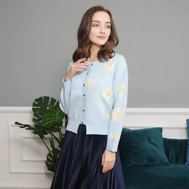 Cárdigan Tejido Floral con Botones — Cuello Redondo