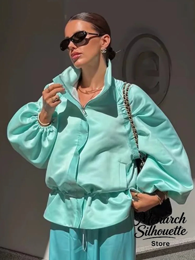 Chaqueta de Satén Plisada — Cintura Ajustable con Cordón