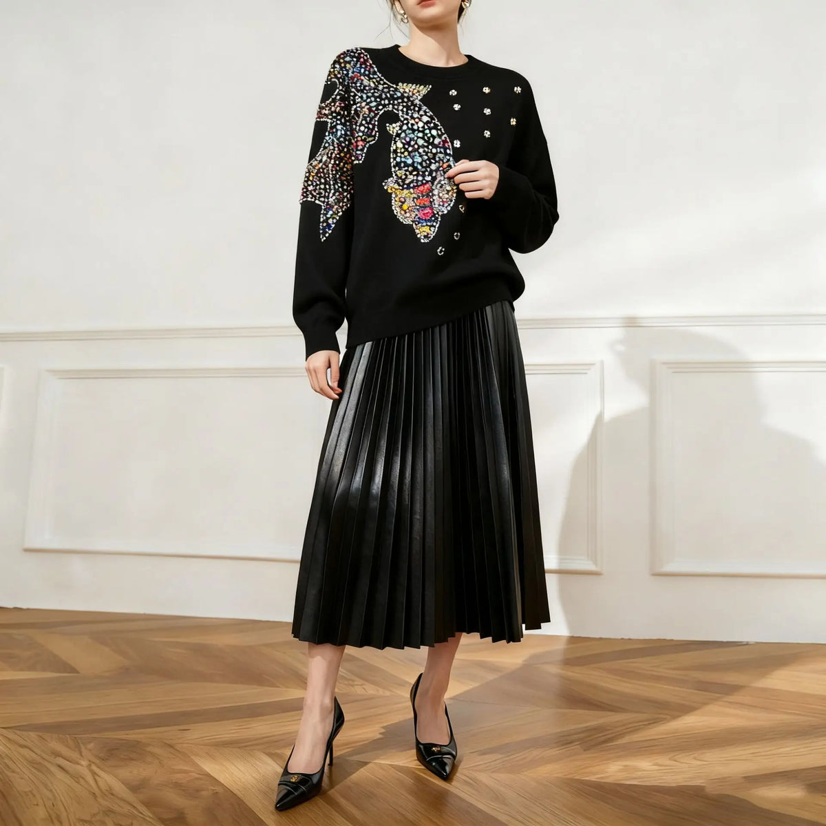 Sweater Negro con Bordado de Peces y Lentejuelas
