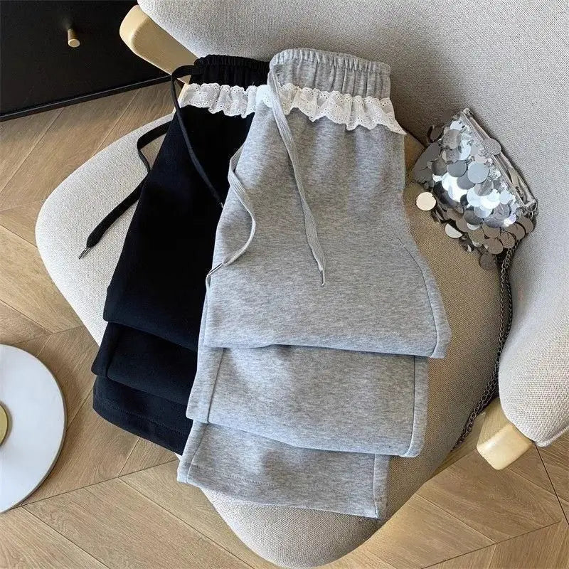 Pantalón Jogger Gris con Encaje — Estilo Coreano Casual