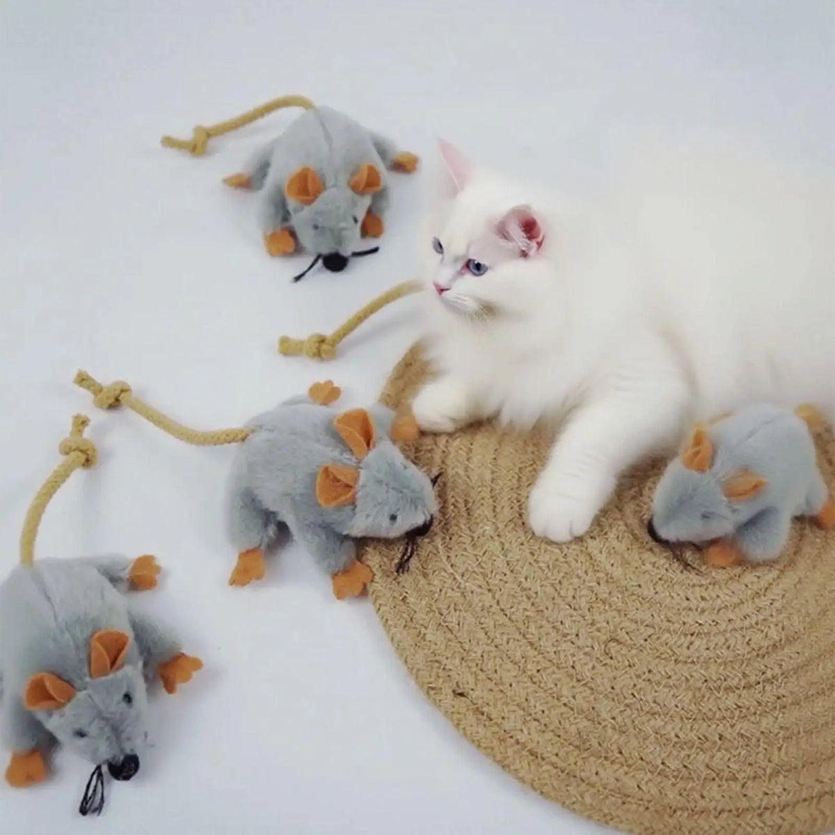 Juguete Ratón de Peluche para Gatos — Cola con Sonido