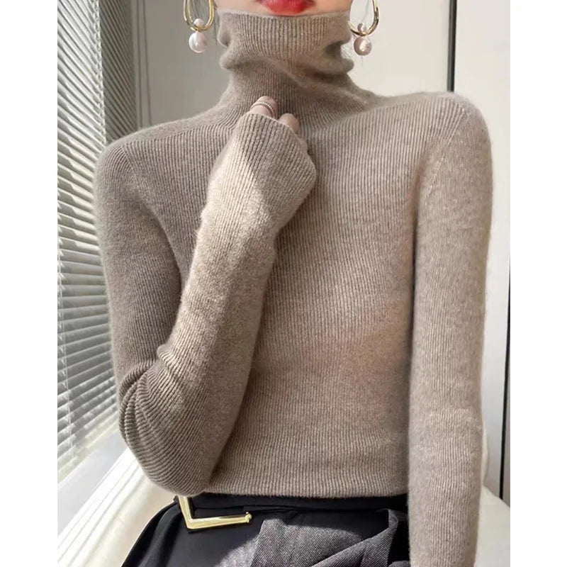 Sweater Cuello Alto Entallado — Grueso y Cómodo