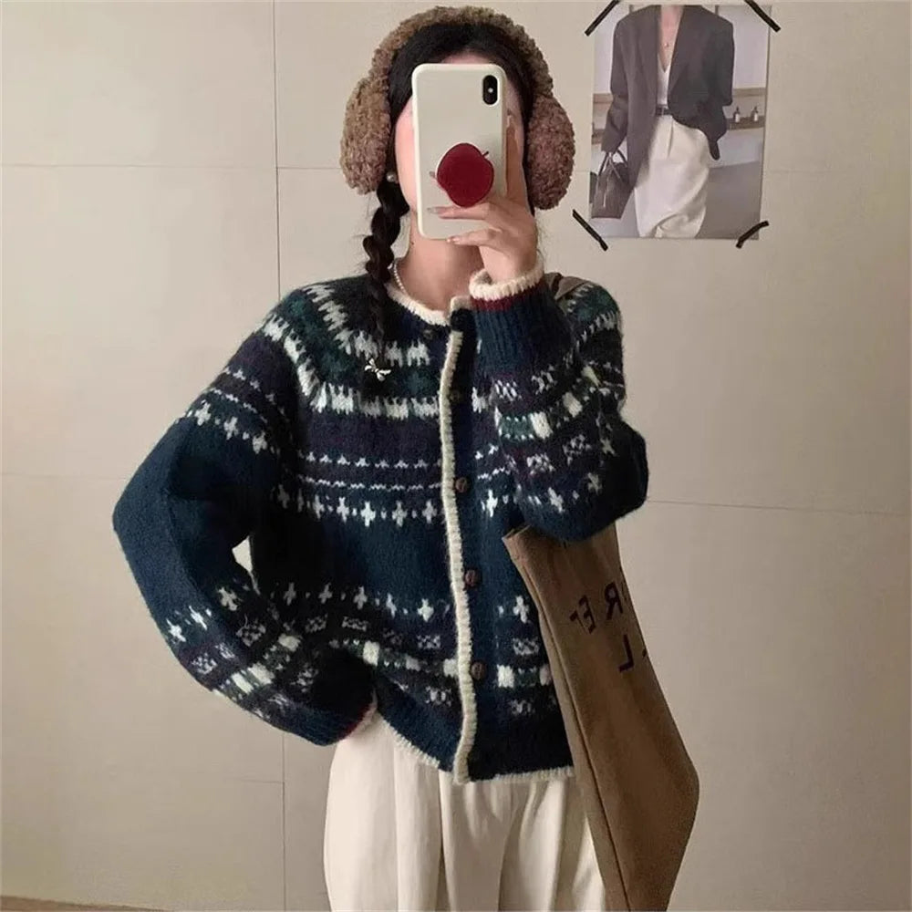 Cárdigan Tejido Estampado Vintage — Botonadura Sencilla