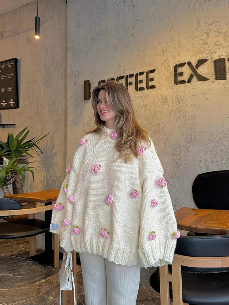Sweater Oversize con Flores 3D — Cuello Redondo Holgado