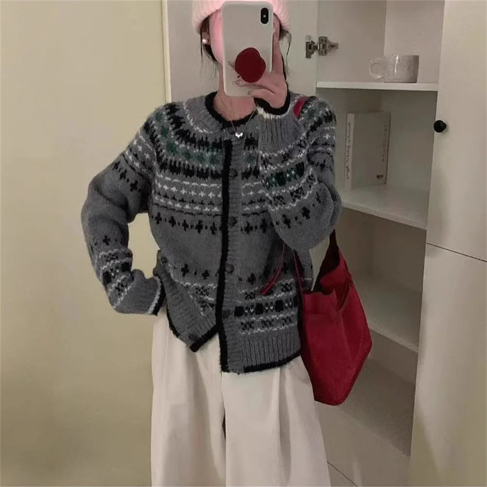 Cárdigan Tejido Estampado Vintage — Botonadura Sencilla