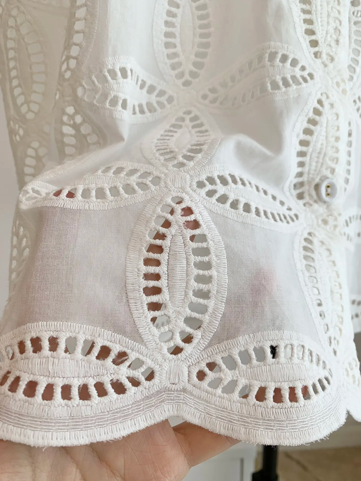 Conjunto Camisa Calada y Pantalón Blanco de Algodón — Set Vacaciones