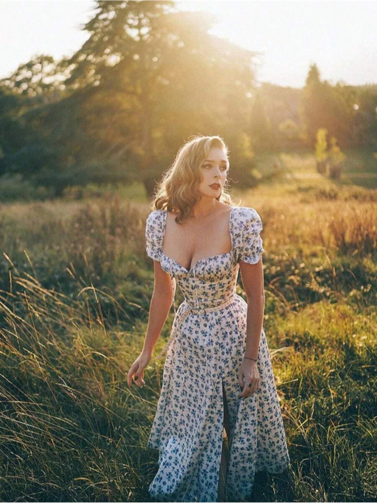 Vestido Largo Boho Floral — Escote Cuadrado y Mangas con Lazo