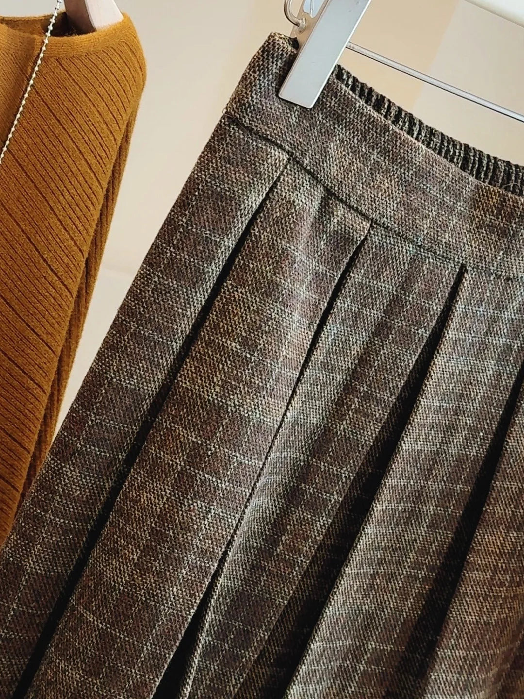 Falda Midi de Paño a Cuadros — Estilo Universitario