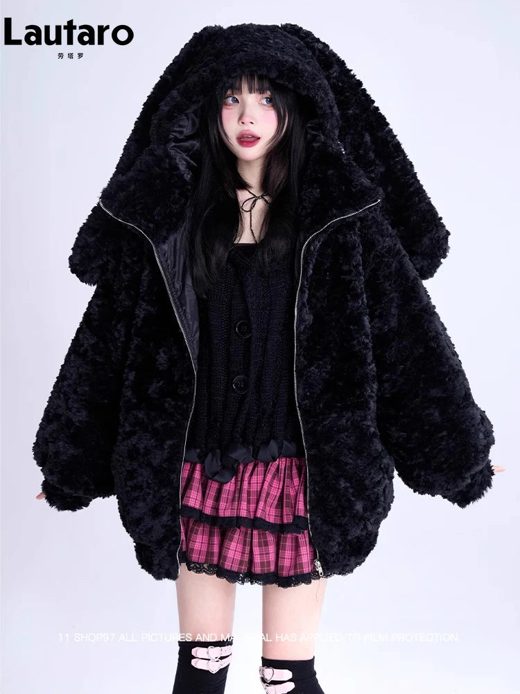 Abrigo Hoodie de Piel Sintética Negra con Orejas de Conejo