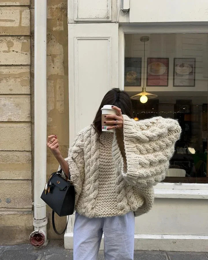 Sweater Oversize Cuello Alto — Holgado y Cálido