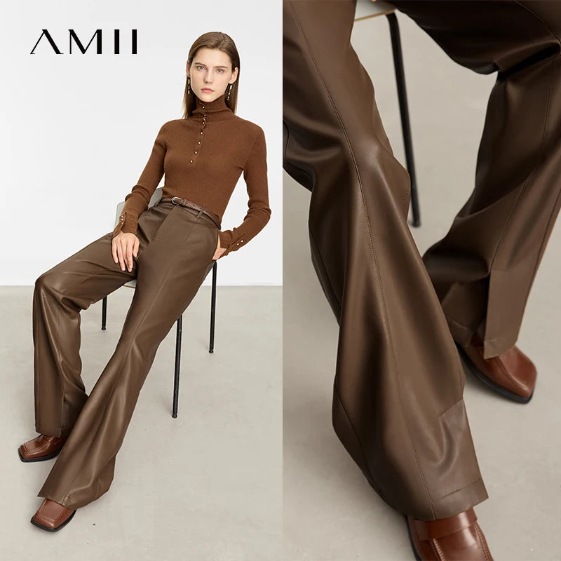 Pantalón de Cuero Vegano Minimalista — Pierna Ancha con Abertura