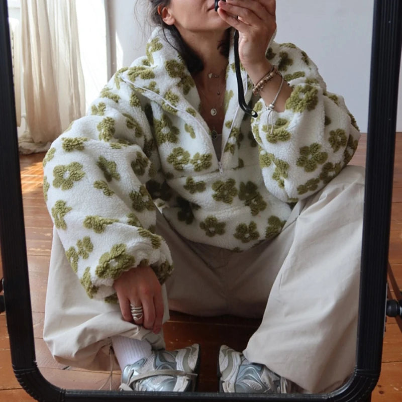 Buzo Polar Floral con Cierre Medio — Cálido y Suave