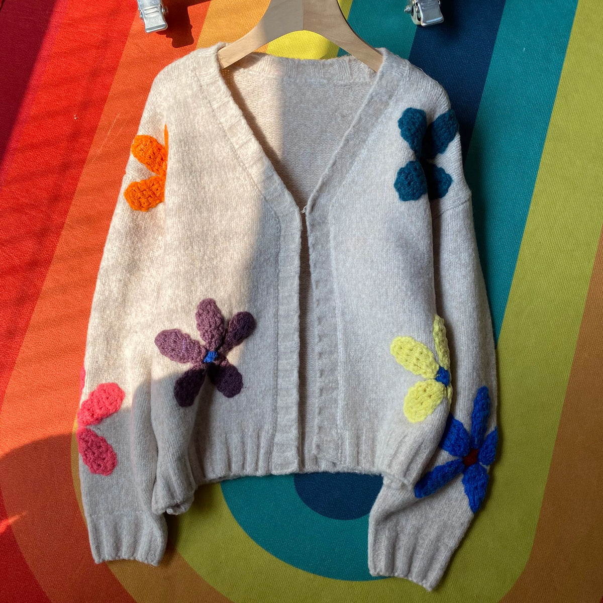 Cárdigan Crochet Floral 3D con Bufanda a Juego