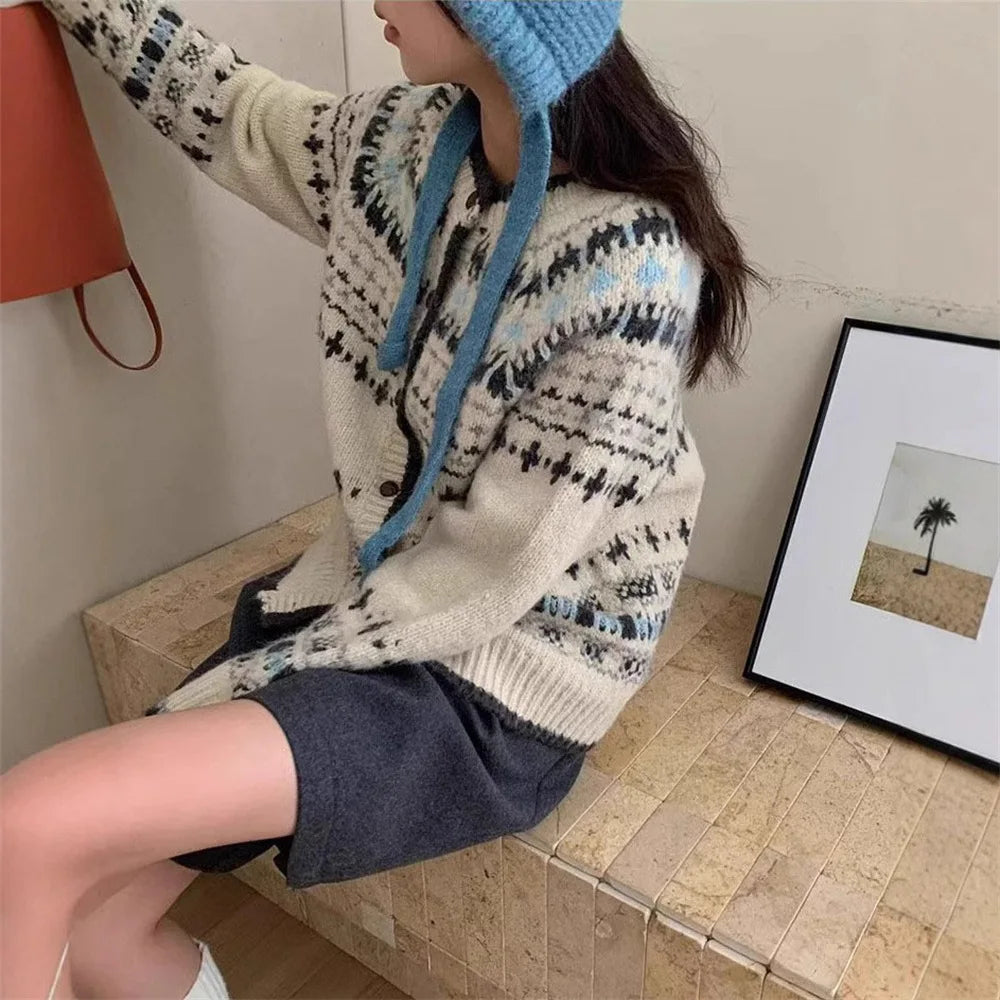 Cárdigan Tejido Estampado Vintage — Botonadura Sencilla