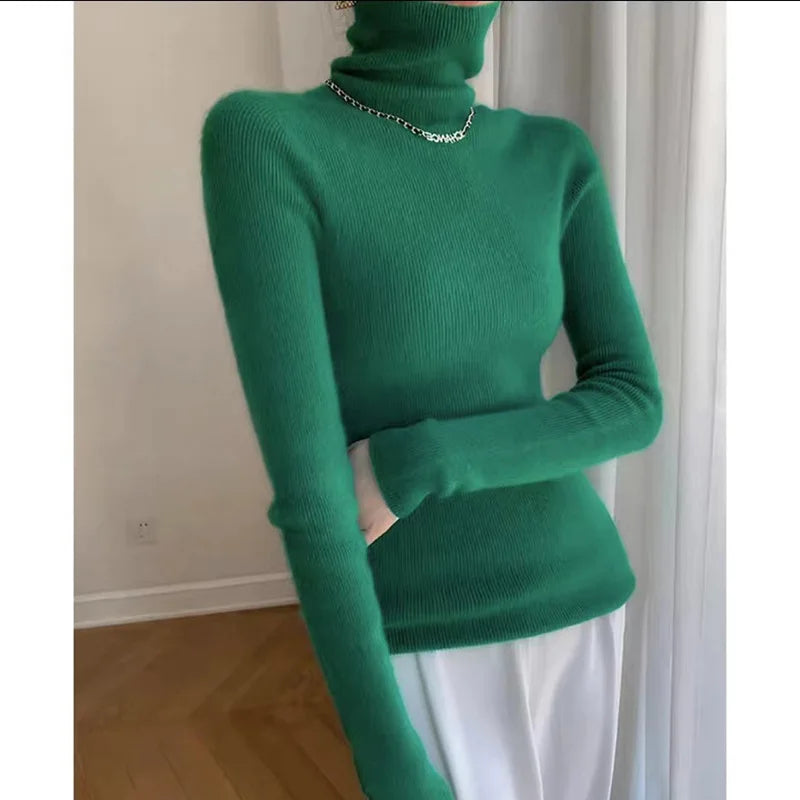 Sweater Cuello Alto Entallado — Grueso y Cómodo