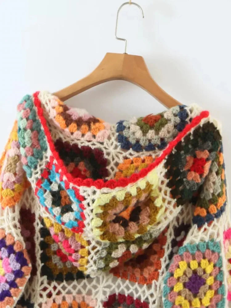 Cárdigan Crochet Boho con Capucha — Estampado Étnico