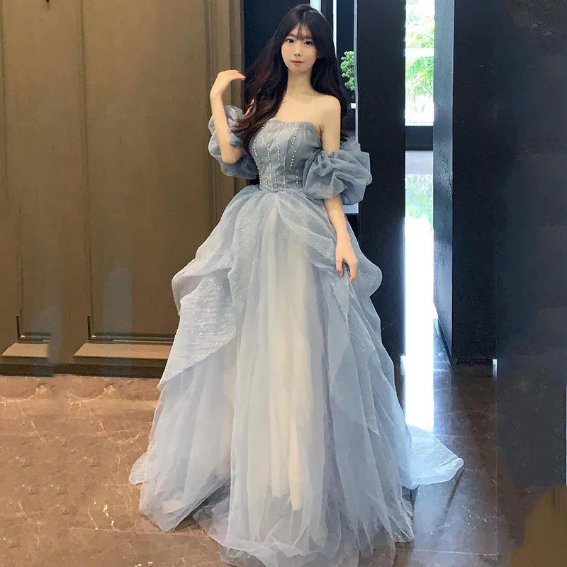 Vestido Azul de Dama de Honor — Elegancia Etérea