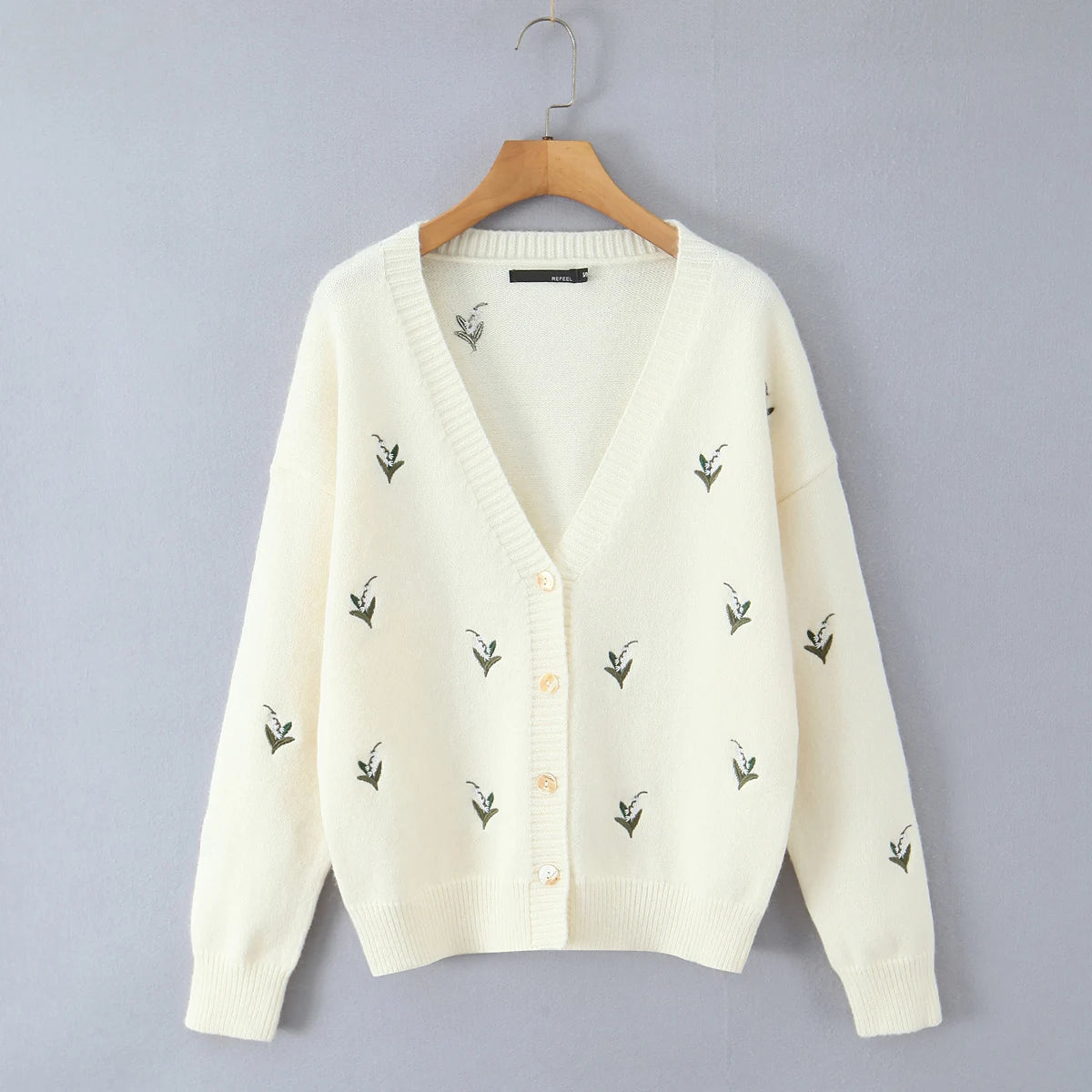 Cárdigan Oversize Bordado Floral — Cuello V Holgado