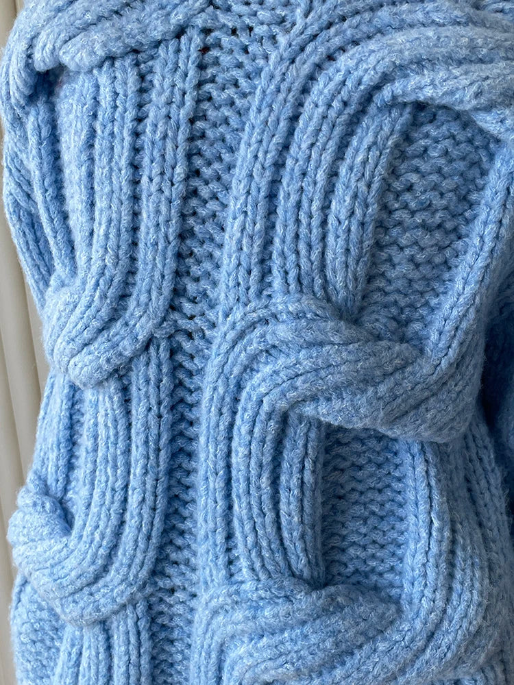 Sweater Azul Trenzado — Diseño Minimalista
