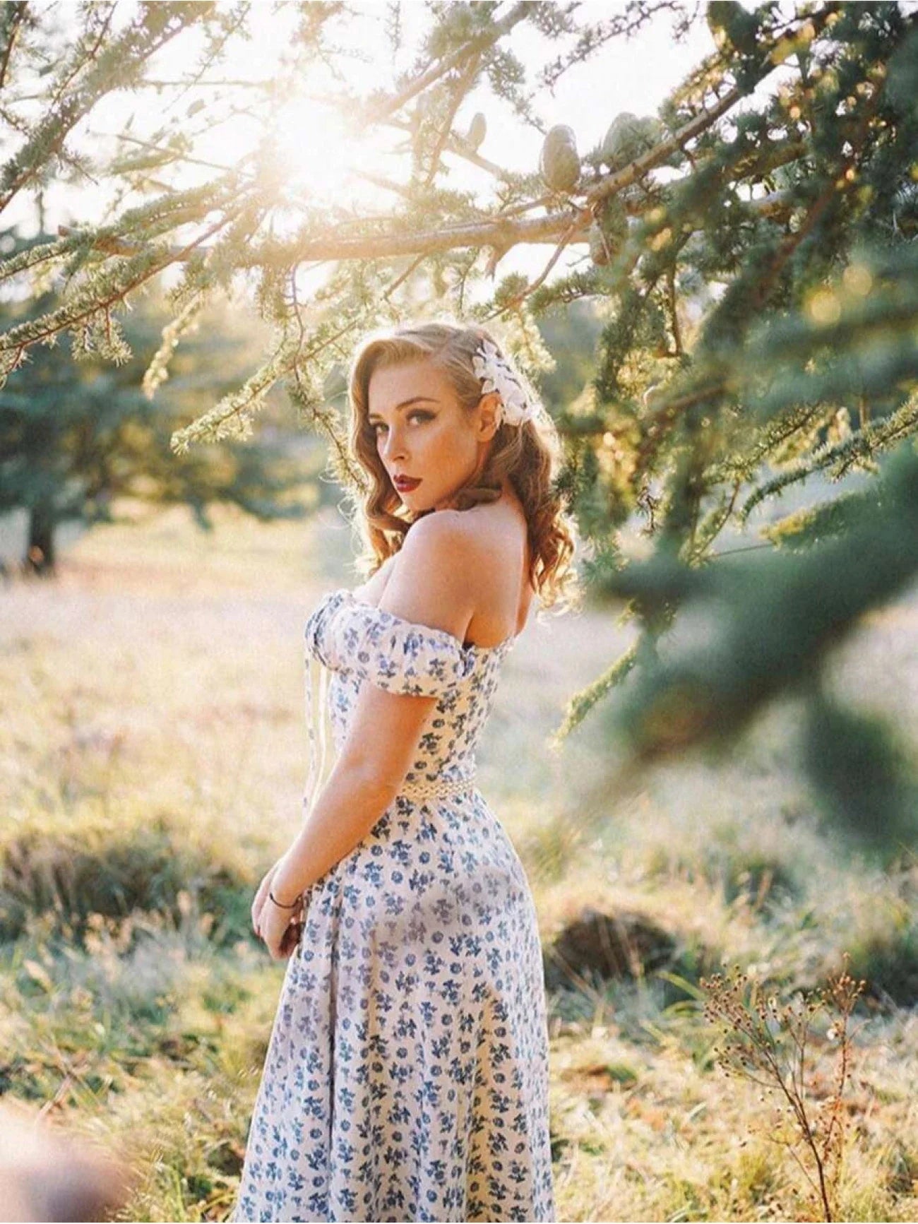 Vestido Largo Boho Floral — Escote Cuadrado y Mangas con Lazo