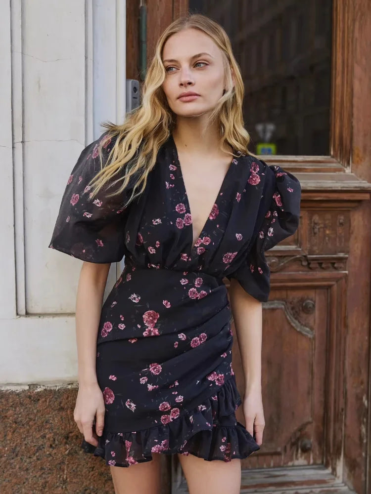 Vestido Corto Floral Escote V — Mangas Largas y Volados