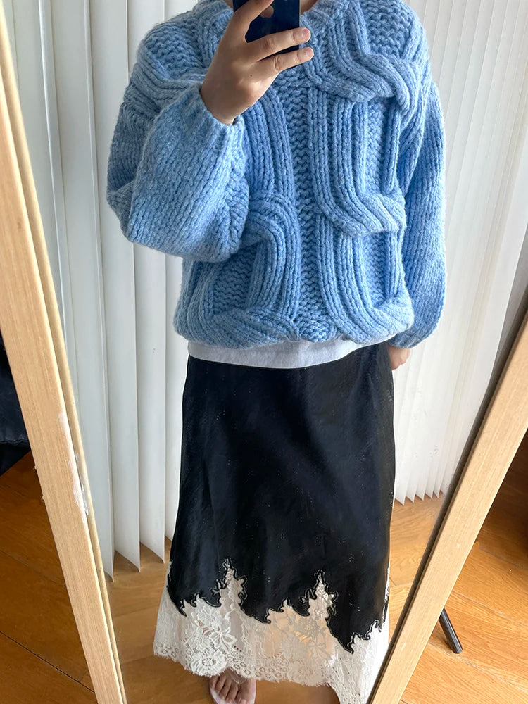 Sweater Azul Trenzado — Diseño Minimalista