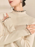 Sweater Acanalado con Volados — Cuello Alto Ajustado