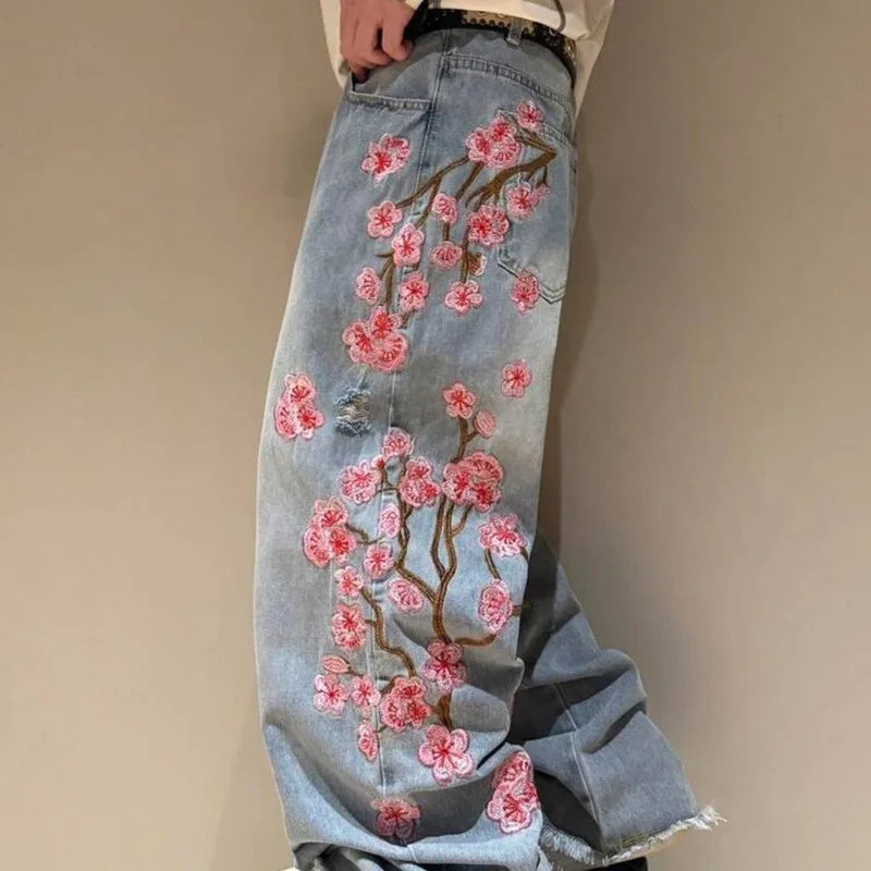 Jeans Anchos Bordados con Flor de Cerezo — Estilo Y2K