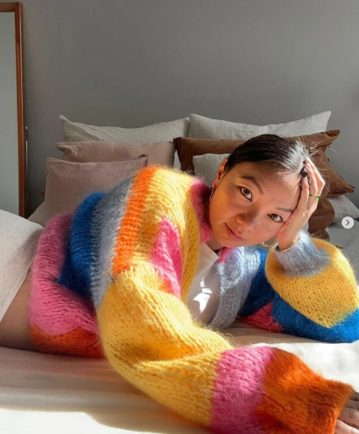 Sweater de Mohair a Rayas Bicolor — Tejido a Mano