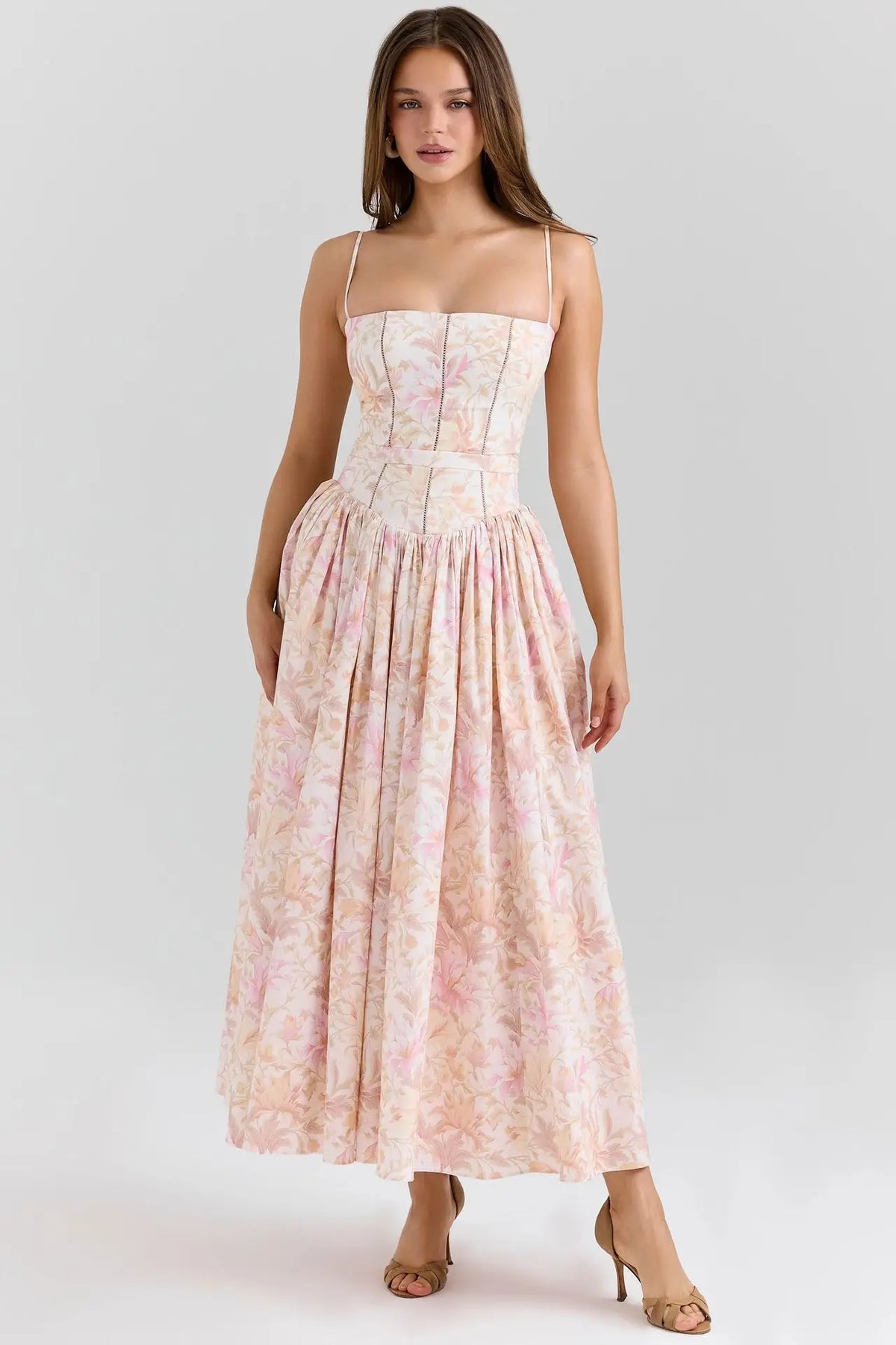 Vestido Halter Floral Entallado — Estilo Casual Chic